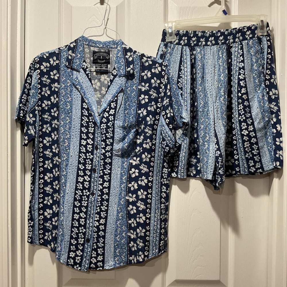 Pretty floral matching skort/culottes with pockets & button shirt in blues S